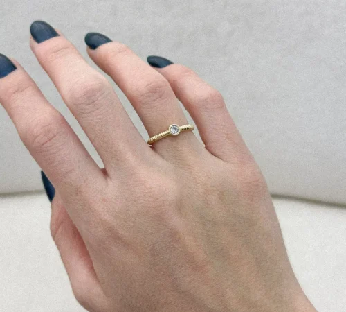 CAPA Anel luz dourado